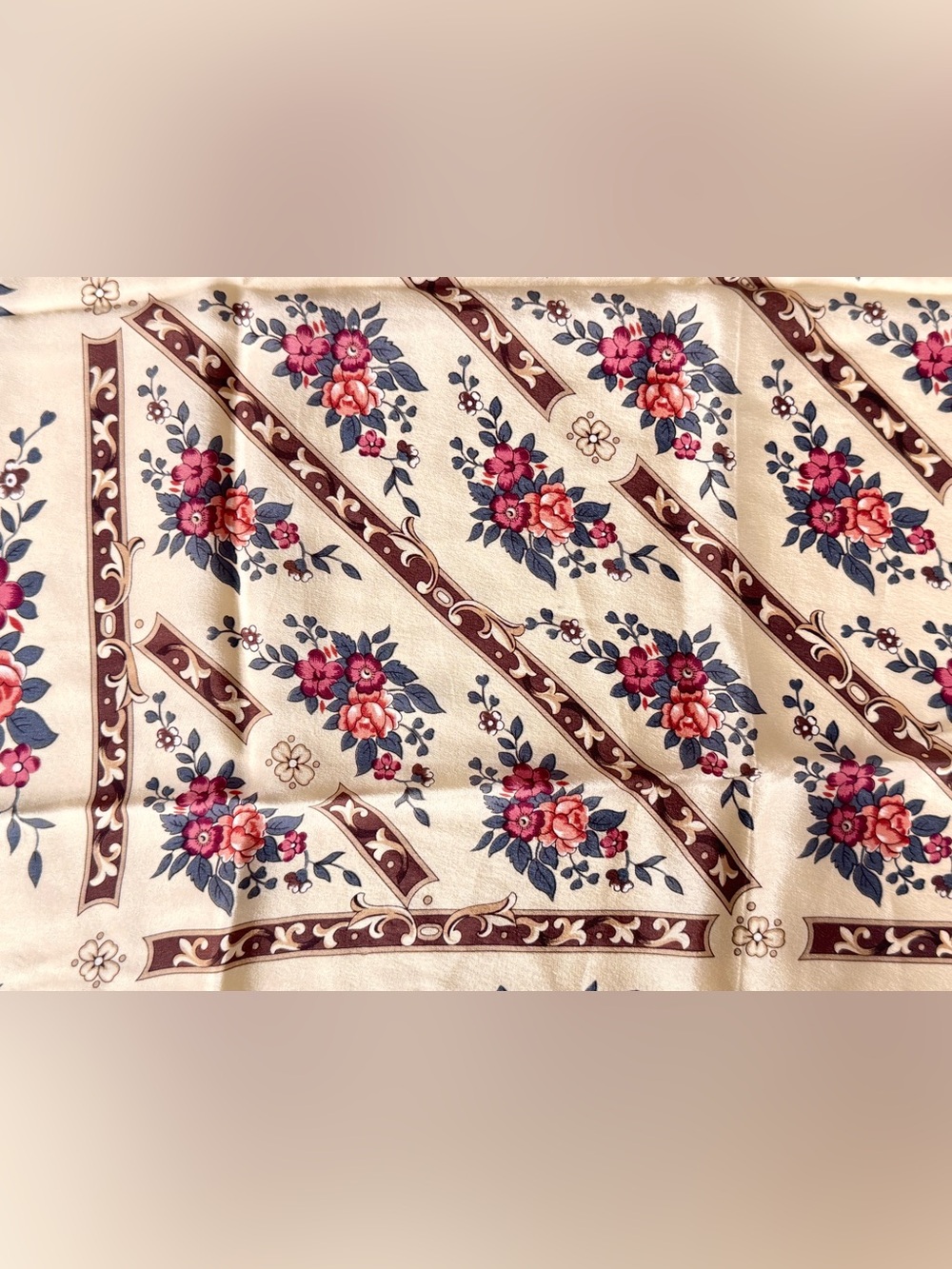 Vintage Oscar de la Renta 100% Silk Floral Square Scarf Cream Burgundy Japan - Picture 2 of 9